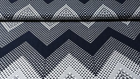 Zwart witte viscose jersey stof met driehoeken kopen