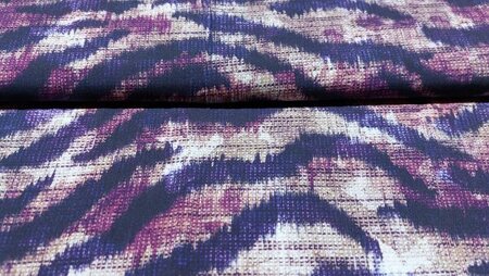 Donker paarse viscose stof