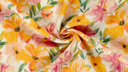 Ecru mousseline stof met geverfde bloemenmotief