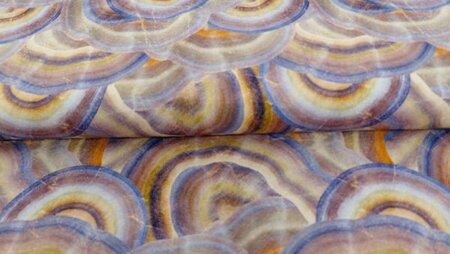 viscose-tricot-stof-regenboog-pattern-close-up