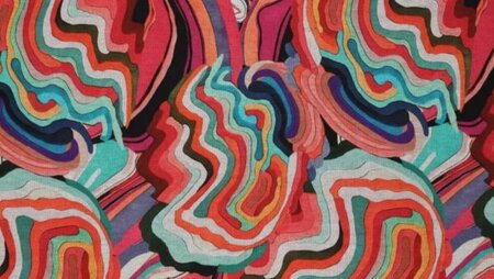 Roma Colourful Ripples rode stof met golfprint close-up