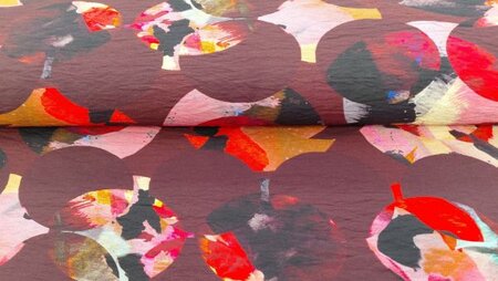 Digi Big Paint Dots Rayon stof bordeaux rood stippen close-up