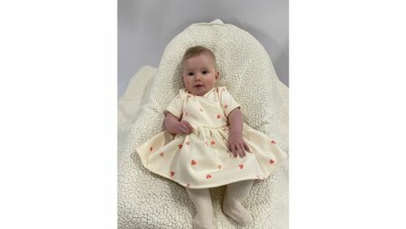 Naaipatroon Overslagjurkje - Maat 50 t/m 98 - Nummer 181 Voorbeeld1