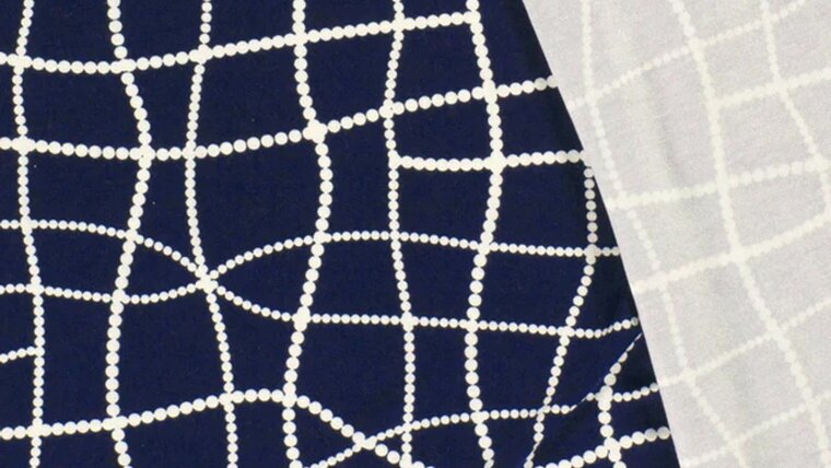Viscose jersey stof met stippen in marine thema kopen 