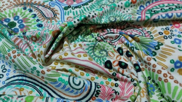 Bestel trendy Rijk gekleurde katoen tricot met paisley motief