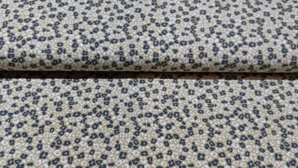 Organische katoen tricot met panterprint in bruin / beige / ecru kopen