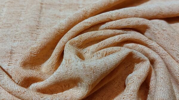 Luchtige okergele stof voor naaiprojecten &ndash; chiffon coupon