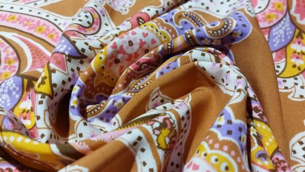 soepele viscose stof met paisley patroon