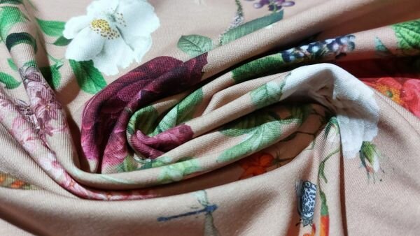 Oud roze botanische tricot