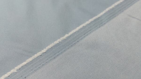 lichtblauwe jeansstof met stretch