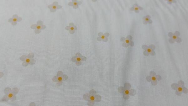 ecru poplin katoen met bloemen