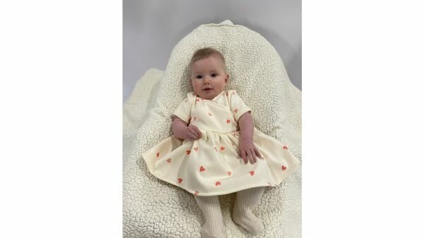 Naaipatroon Overslagjurkje - Maat 50 t/m 98 - Nummer 181 Voorbeeld1