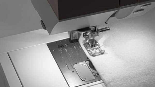 Geintegreerd dubbeltransport Pfaff Ambition 635