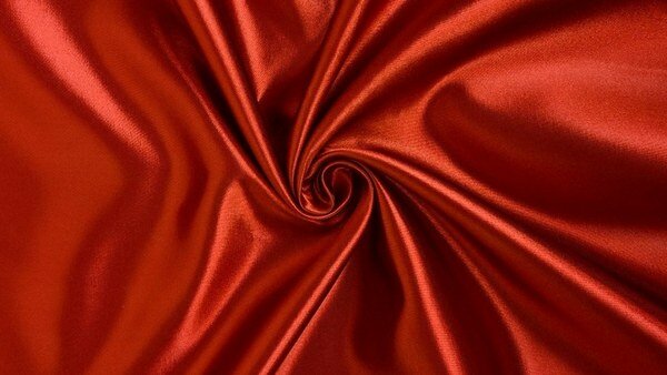 soepele rode satijn voor kleding en decoratie