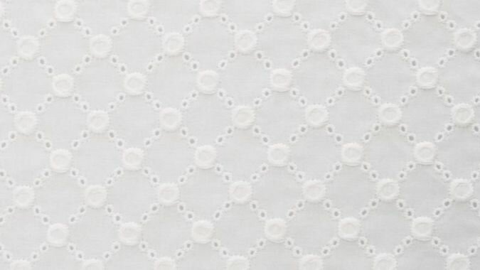 witte katoenen embroiderie stof met borduursel