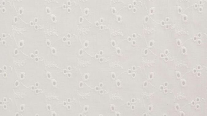 Elegante katoenen embroiderie stof off-white met borduurwerk