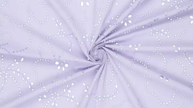 Paarse Puffy Cotton Voile stof met bloemen borduursel