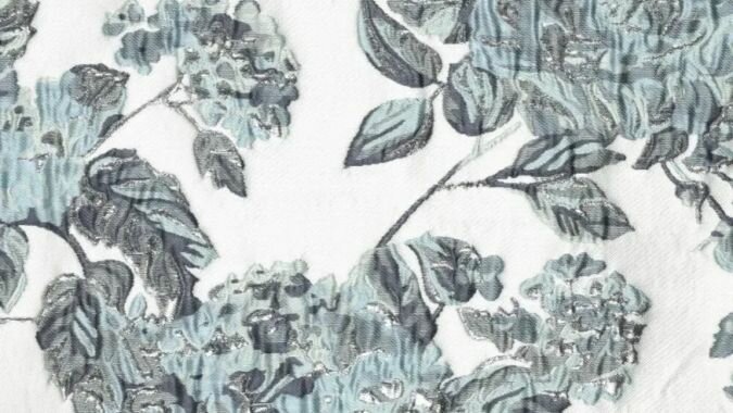 Jacquard stof in blauwe luxe bloemen