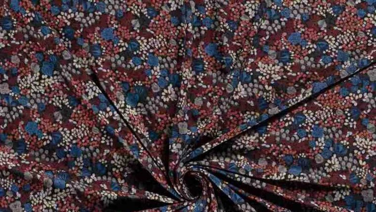 Klassieke viscose jersey met betoverend bloemen motief kopen 