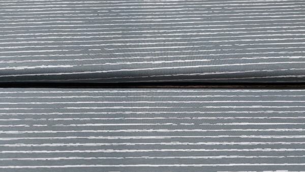 Grijze katoen tricot met witte strepen en prachtige valling.