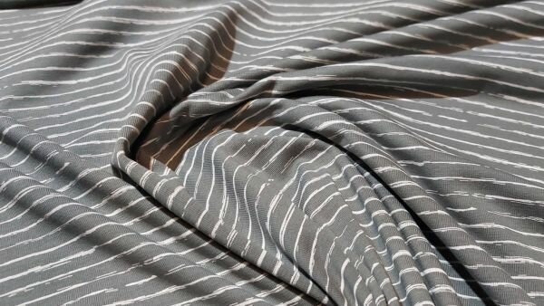 Hoge kwaliteit grijze gestreepte tricot stof bestellen