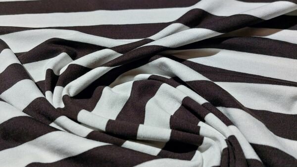 Naaien met goedkope Zwart wit gestreepte viscose jersey stof
