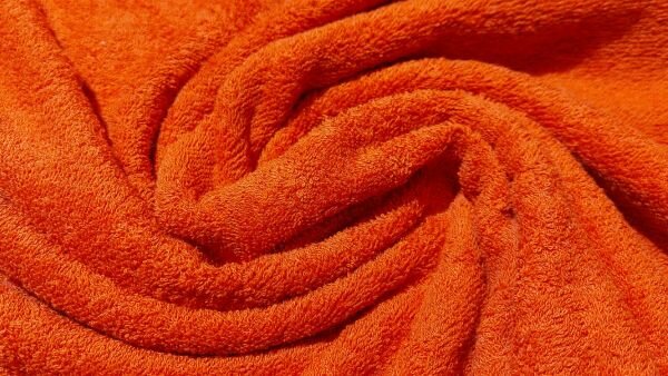 rode katoenen badstof voor badjassen en handdoeken