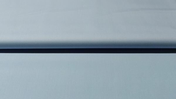 Lichtblauwe Rialto broekenstof detail met satijnglans	