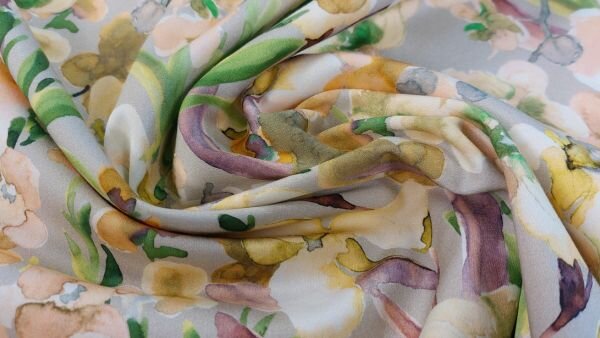 zalm aubergine katoenen stretch stof met bloemenprint modestijl