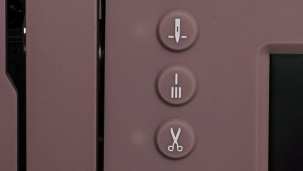 Automatische draadafknipper en afhechten op Pfaff Ambition 635