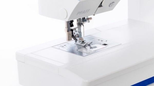 LED-verlichting op Pfaff Ambition 610 voor schaduwvrij naaiwerk