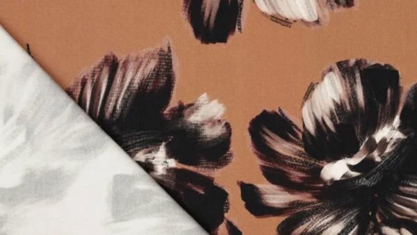 Detail van peony digitale print op viscose elastane mix