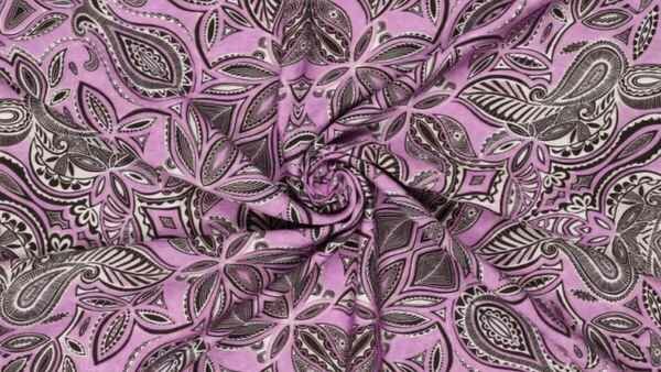 Lila paisley viscose stof
