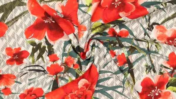 Rode viscose bloemenprint