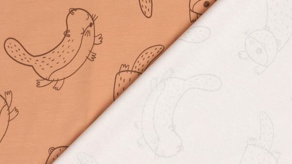 Roze stof met dierenprint