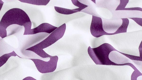 Katoenen jersey paarse bloemen
