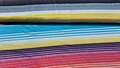 Gestreepte tricot stof (Geel, rood, paars, zwart, wit, zand, bruin)